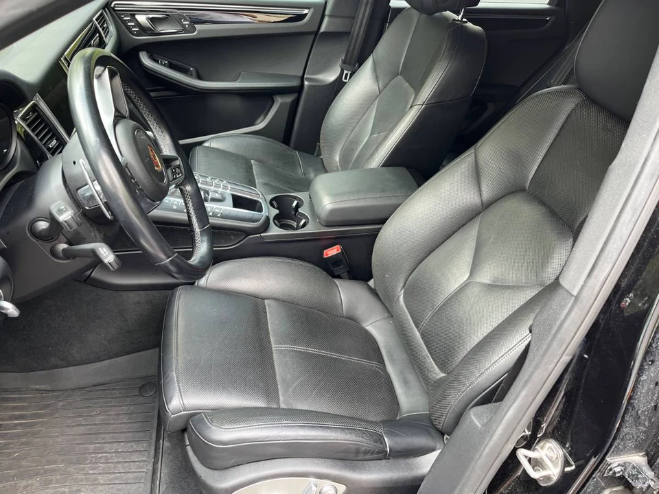 2017 Porsche Macan - Image 24 of 24