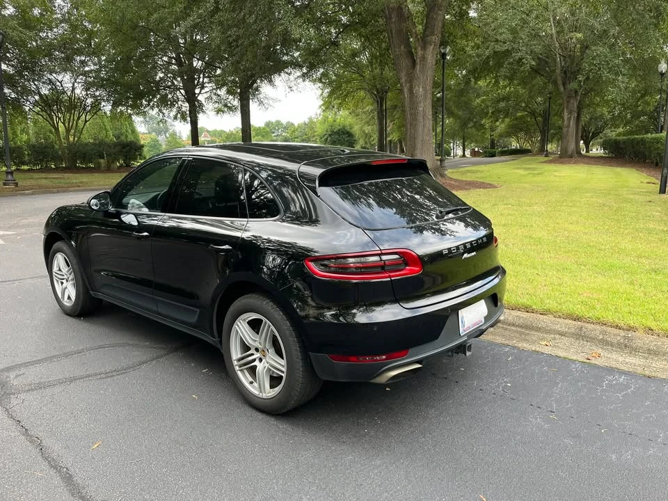 2017 Porsche Macan - Image 2 of 20