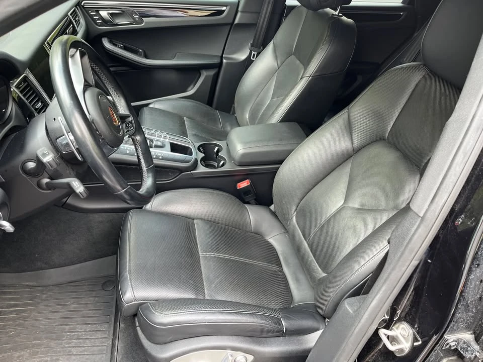 2017 Porsche Macan - Image 16 of 20