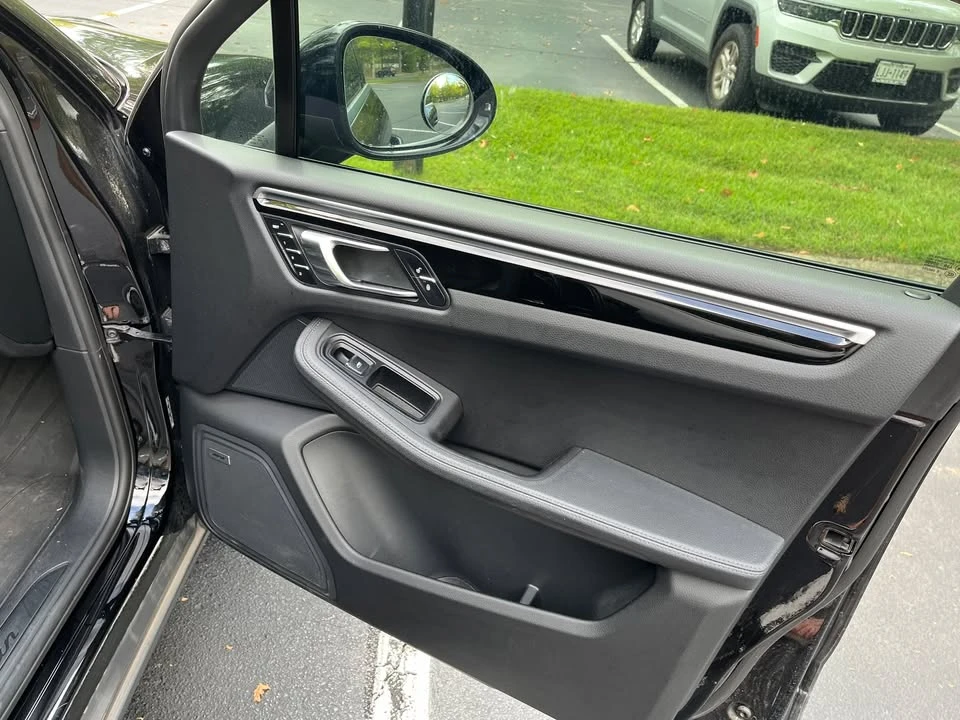 2017 Porsche Macan - Image 19 of 20