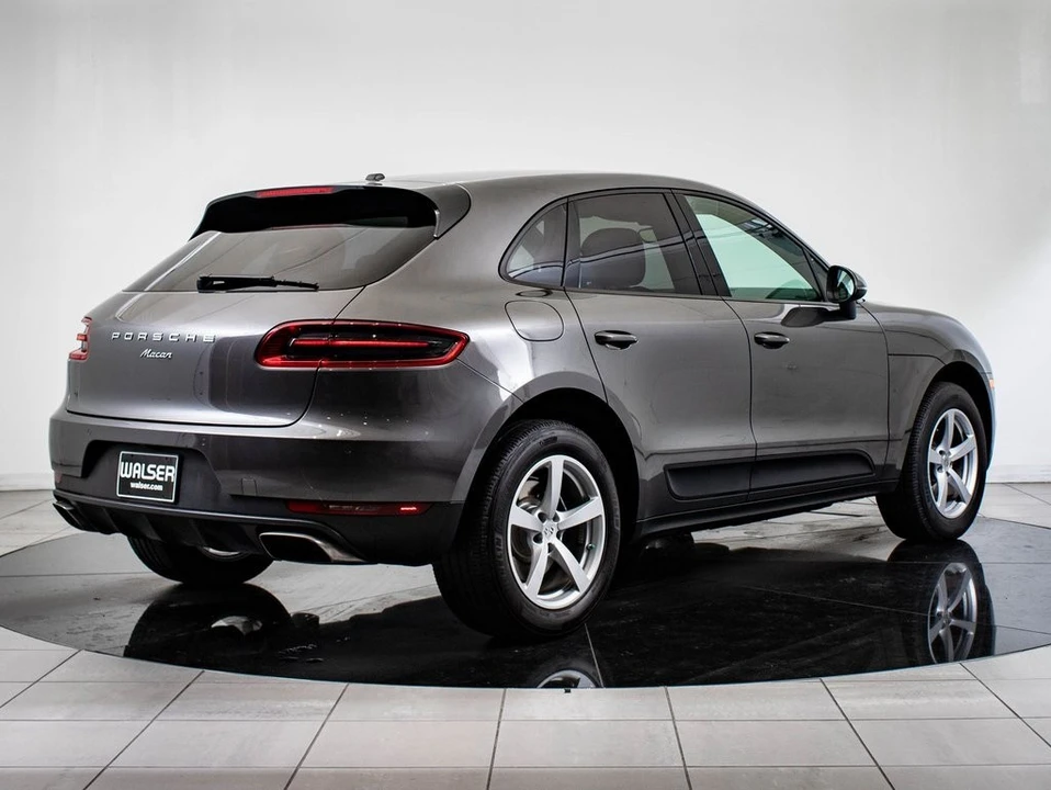 2017 Porsche Macan - Image 8 of 21