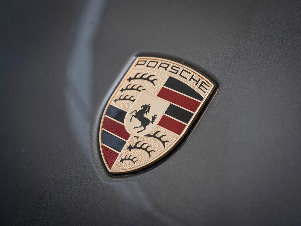 2017 Porsche Macan - Image 16 of 21