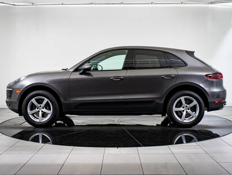 2017 Porsche Macan - Image 2 of 21