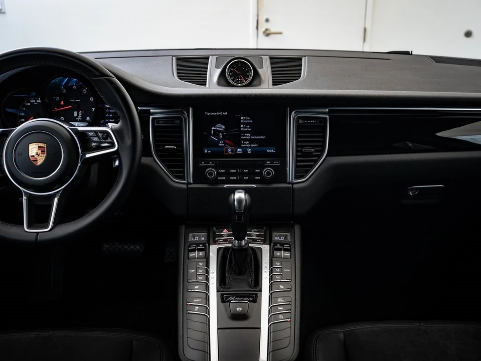 2017 Porsche Macan - Image 6 of 21