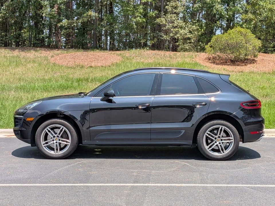 2017 Porsche Macan - Image 2 of 5