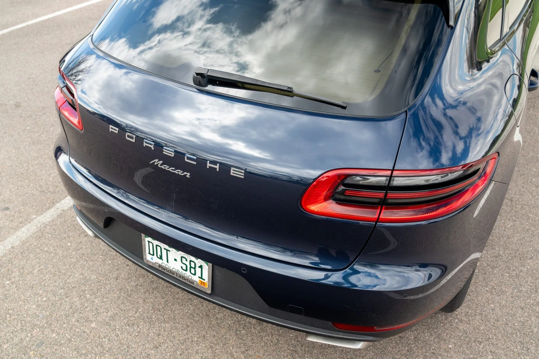2017 Porsche Macan - Image 28 of 31
