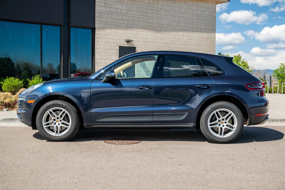 2017 Porsche Macan - Image 9 of 31