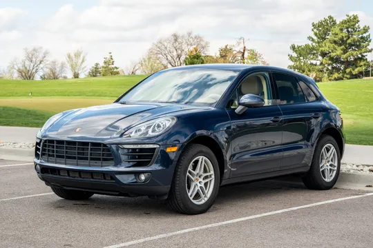 2017 Porsche Macan - Image 2 of 31