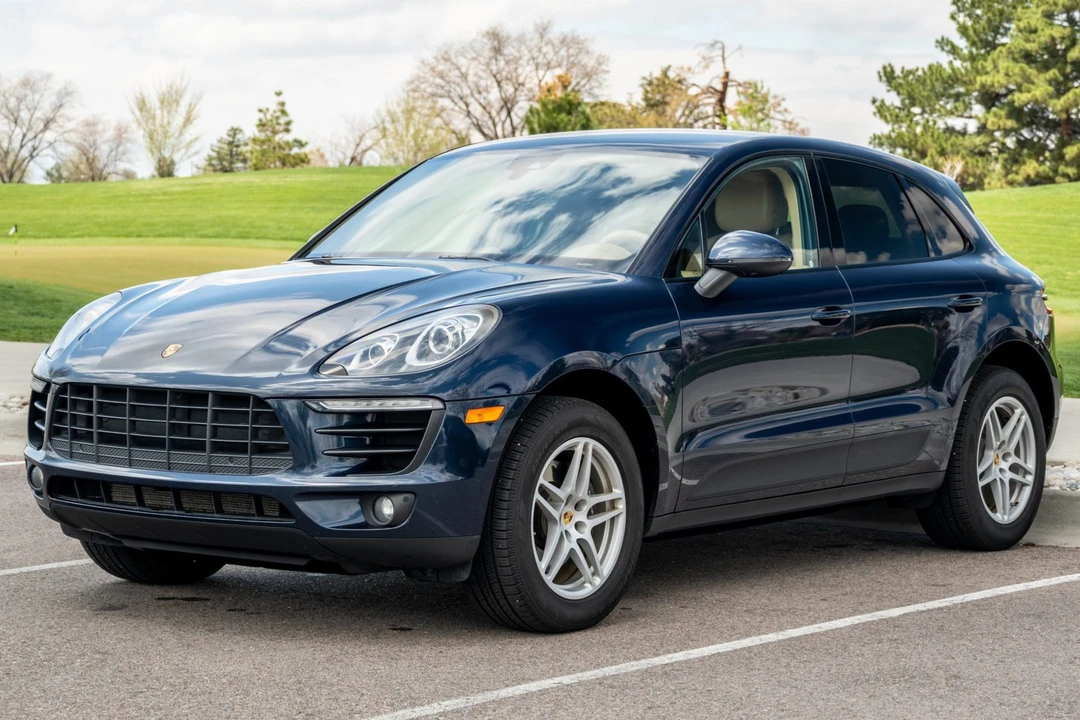2017 Porsche Macan - Image 1 of 31