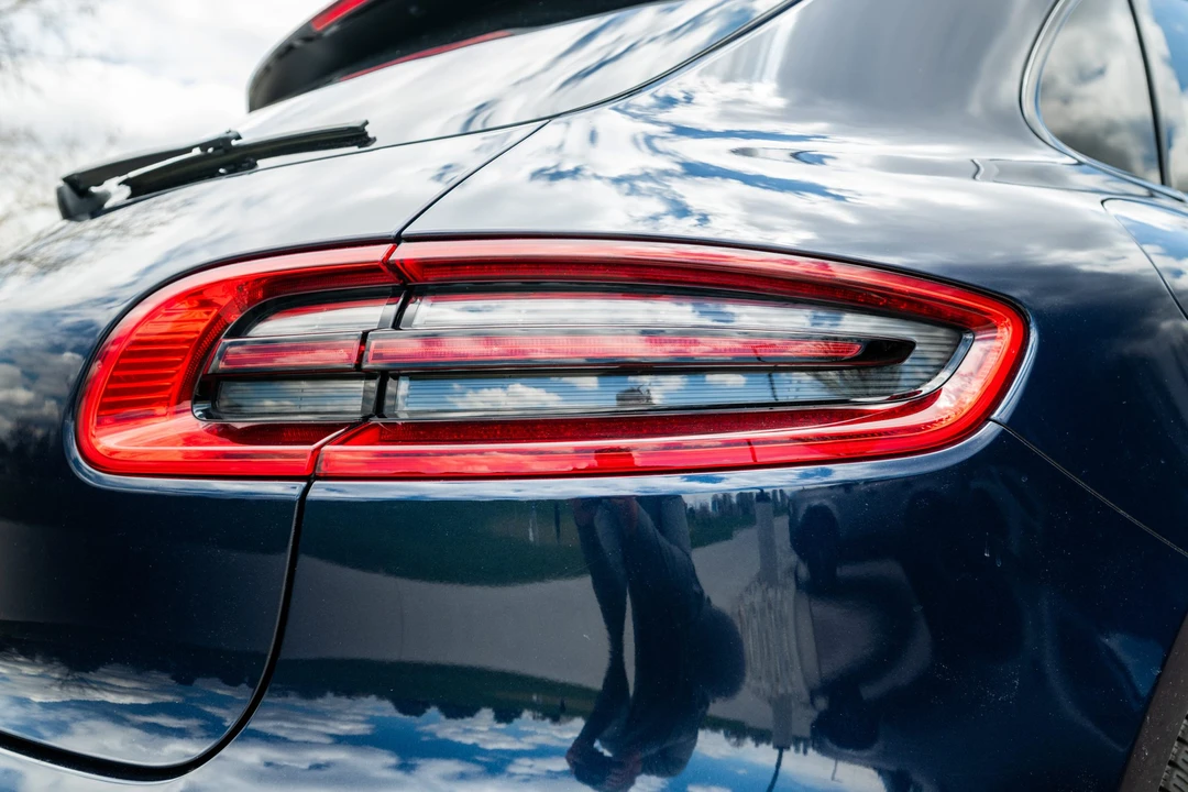 2017 Porsche Macan - Image 21 of 31