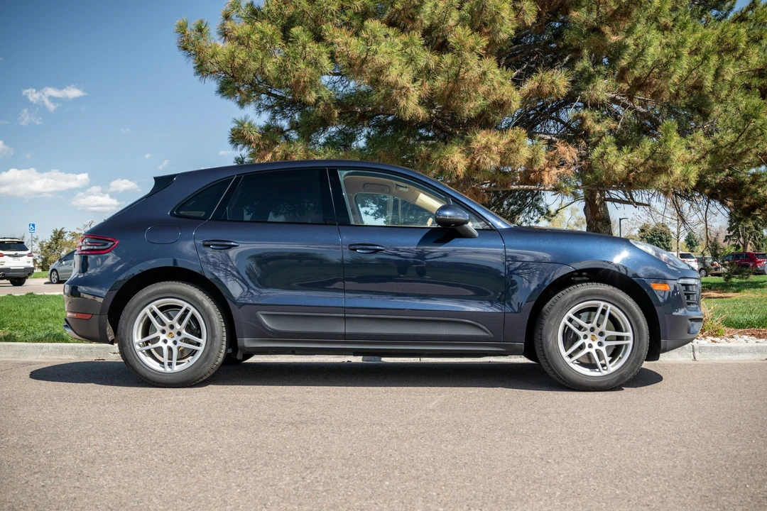 2017 Porsche Macan - Image 5 of 31