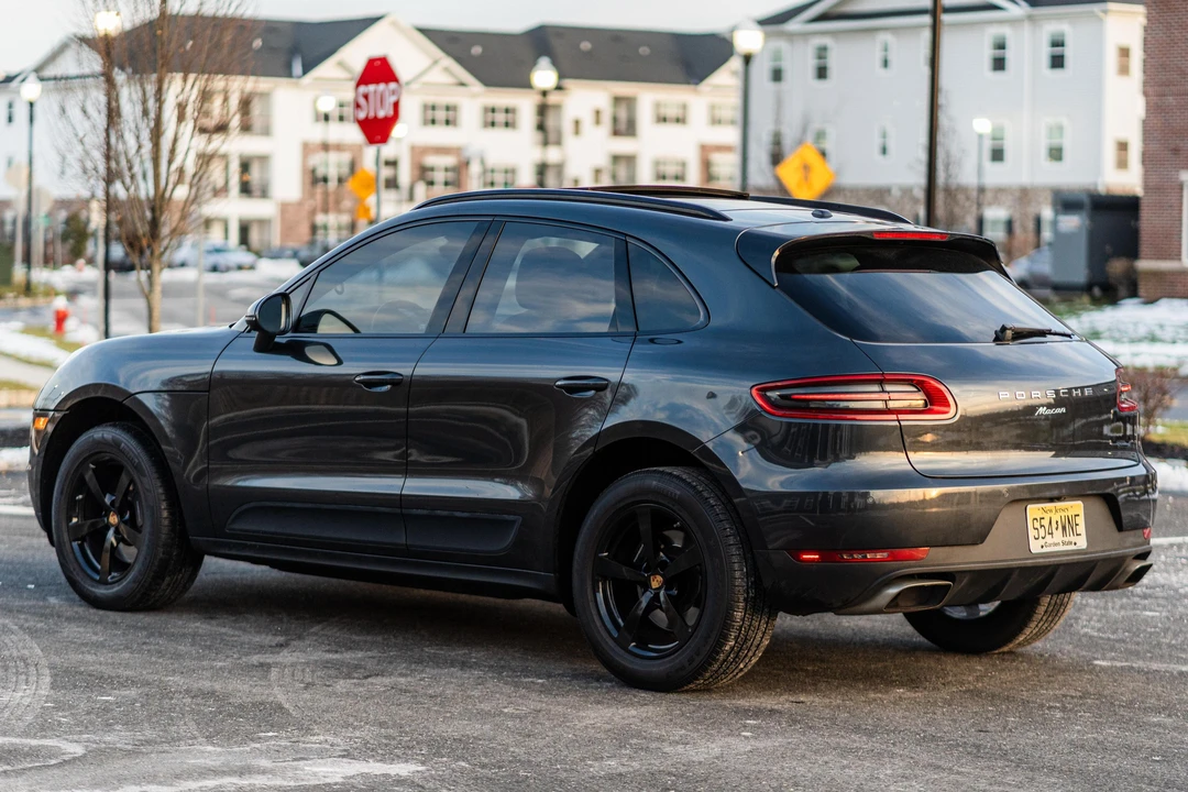 2017 Porsche Macan - Image 4 of 31