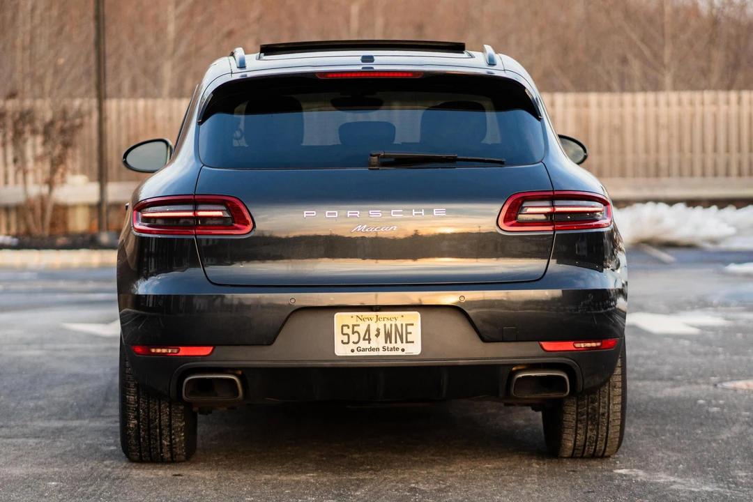 2017 Porsche Macan - Image 5 of 31