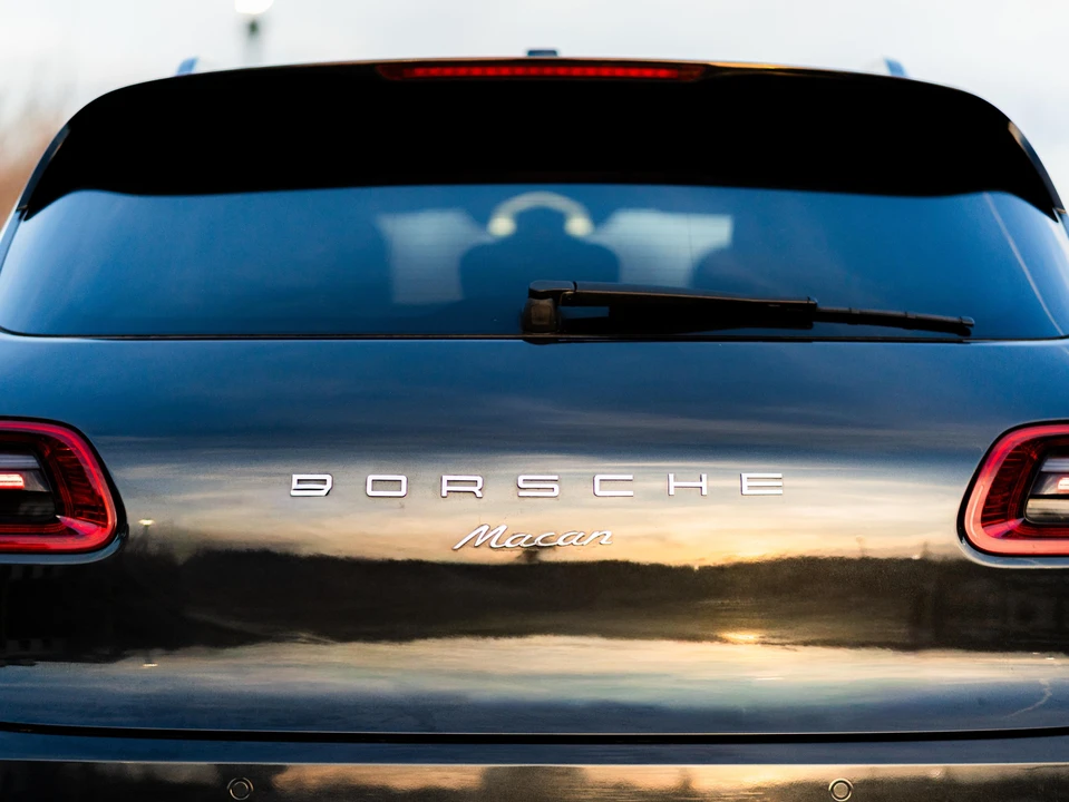 2017 Porsche Macan - Image 17 of 31