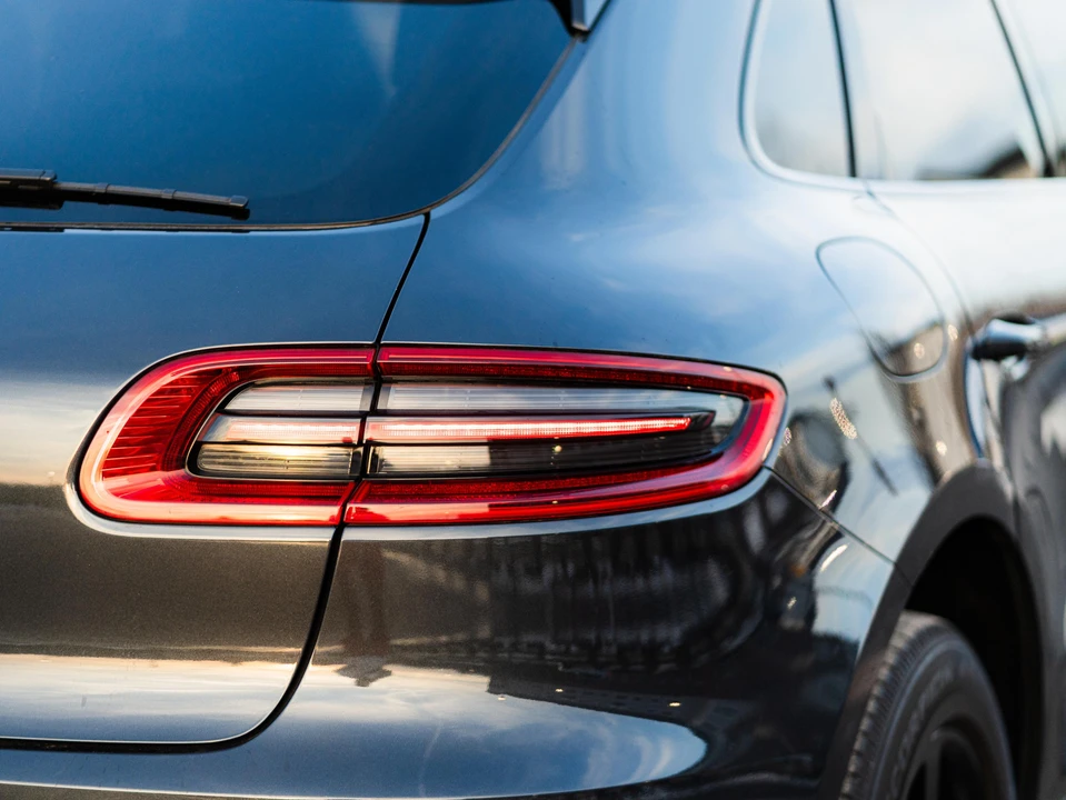 2017 Porsche Macan - Image 19 of 31