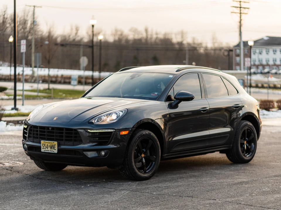 2017 Porsche Macan - Image 7 of 31