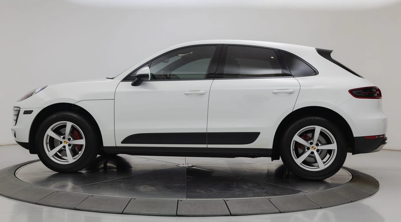 2017 Porsche Macan - Image 23 of 31