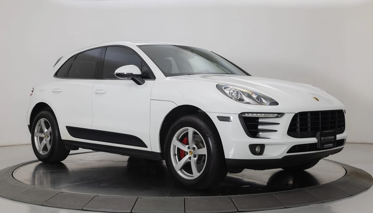 2017 Porsche Macan - Image 17 of 31