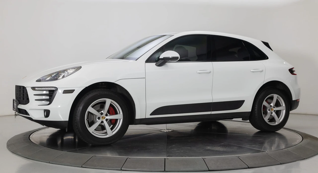 2017 Porsche Macan - Image 12 of 31
