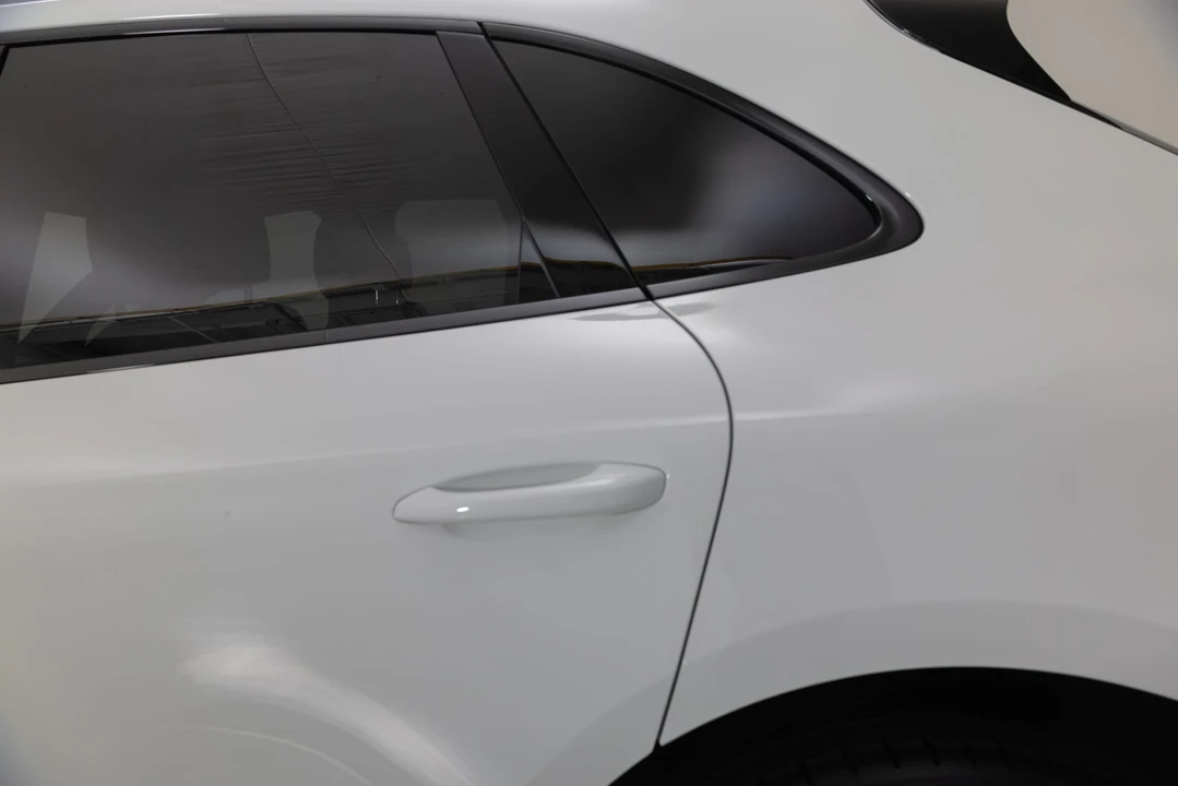 2017 Porsche Macan - Image 31 of 31