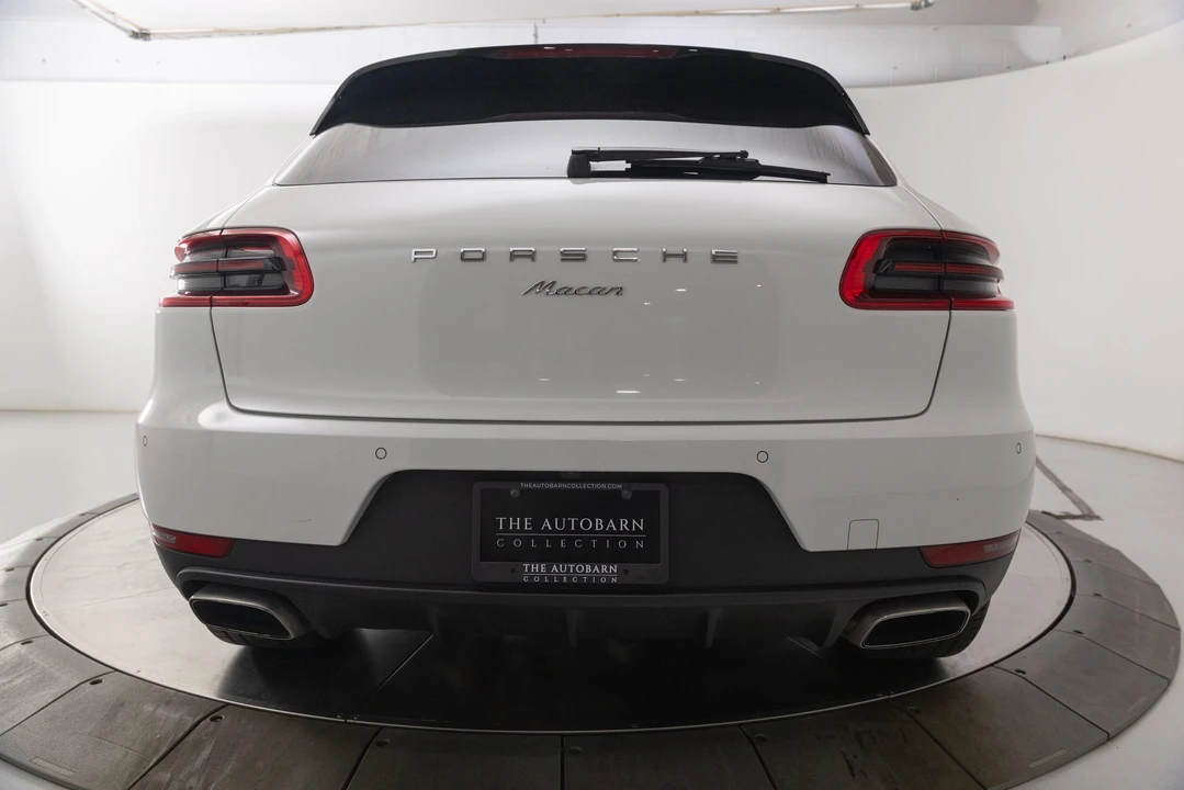 2017 Porsche Macan - Image 20 of 31