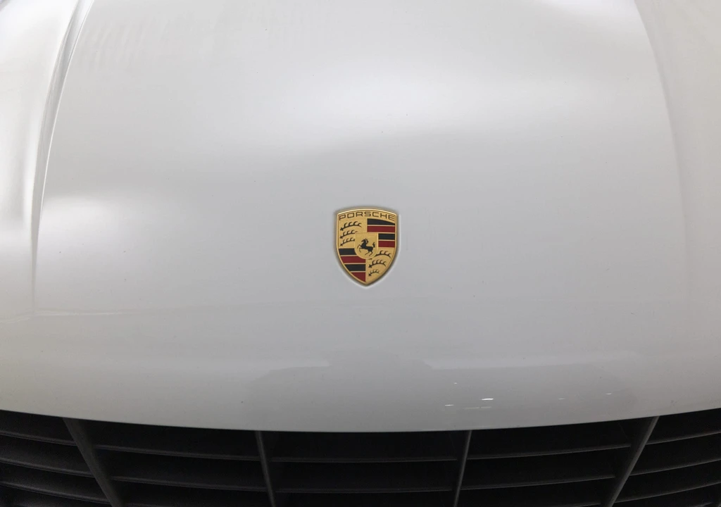 2017 Porsche Macan - Image 26 of 31