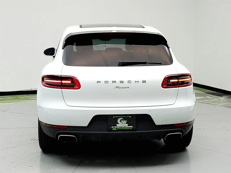 2017 Porsche Macan - Image 6 of 12