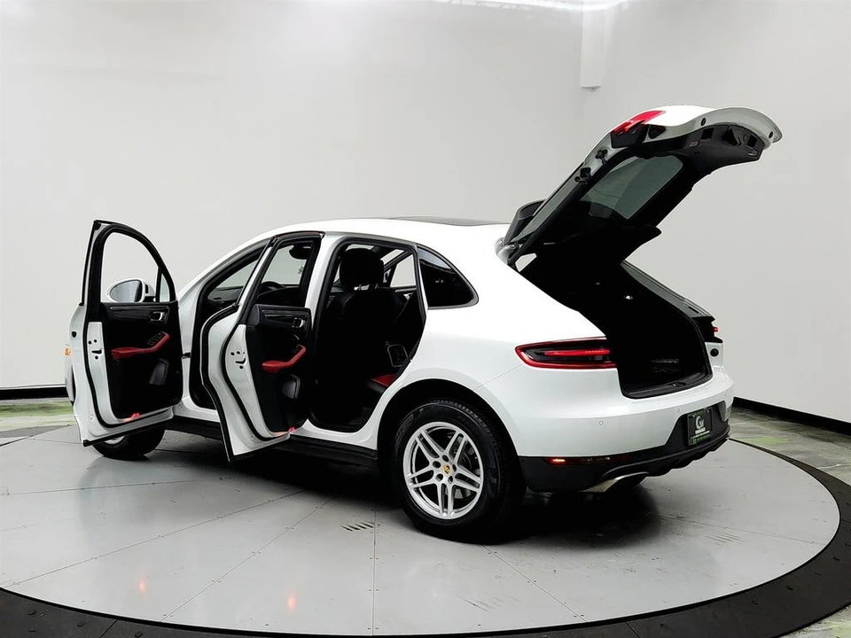 2017 Porsche Macan - Image 12 of 12