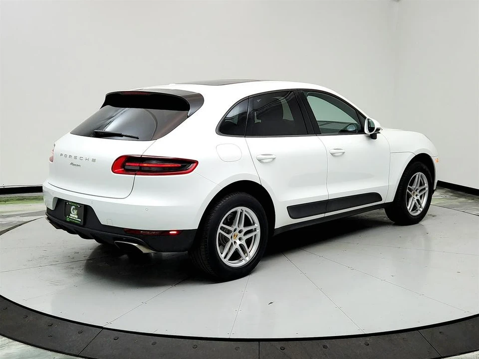 2017 Porsche Macan - Image 5 of 12