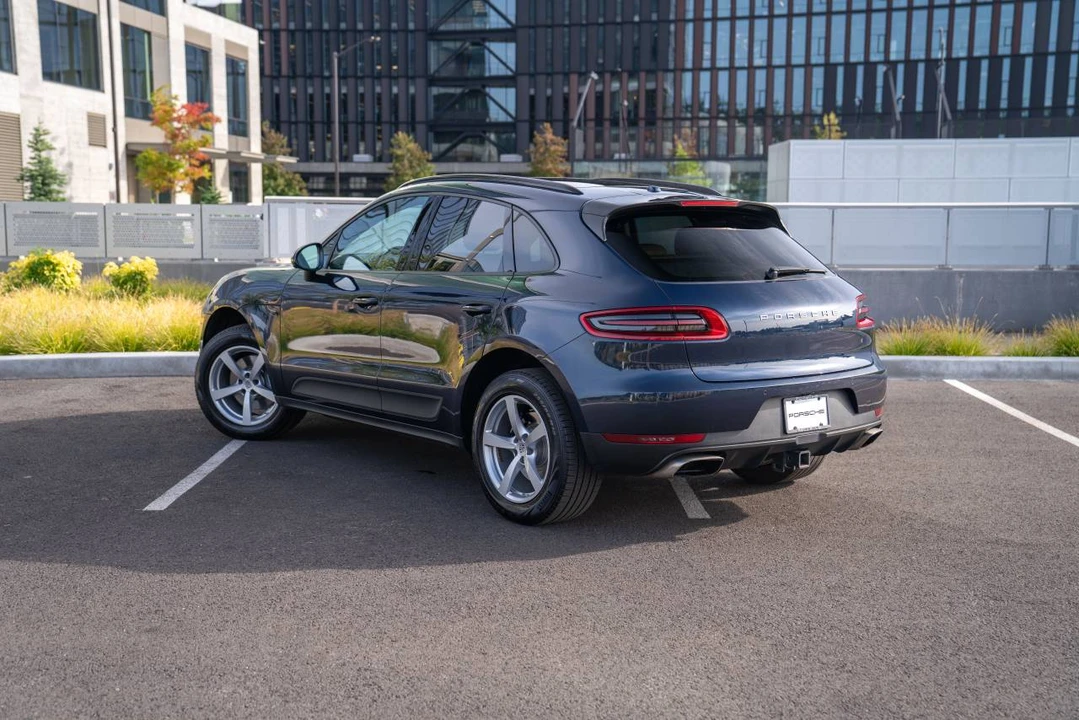 2017 Porsche Macan - Image 3 of 5