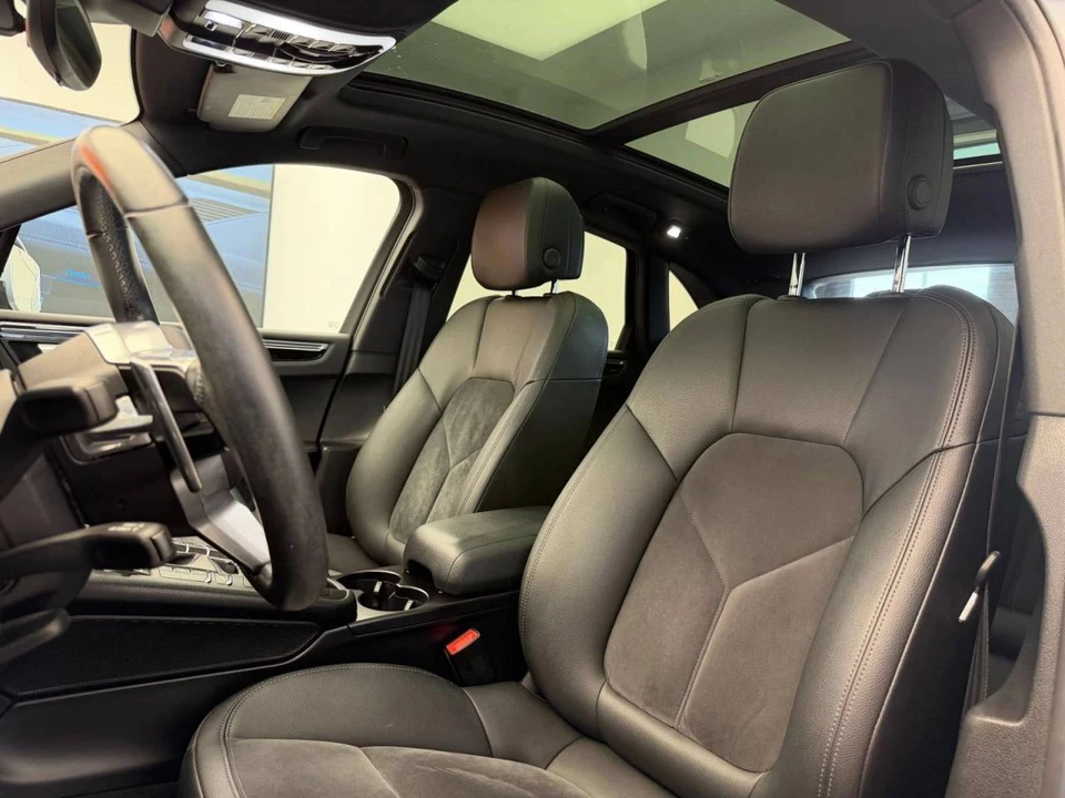 2017 Porsche Macan - Image 5 of 5