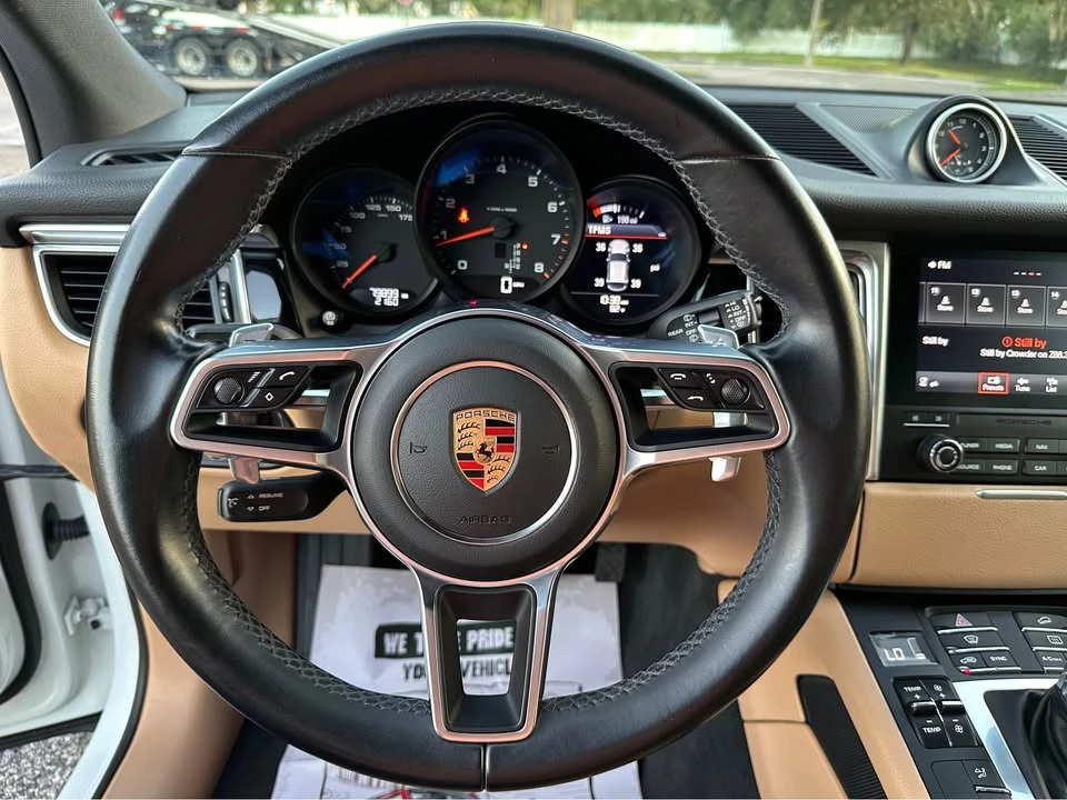 2017 Porsche Macan - Image 10 of 19