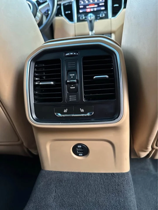 2017 Porsche Macan - Image 15 of 19