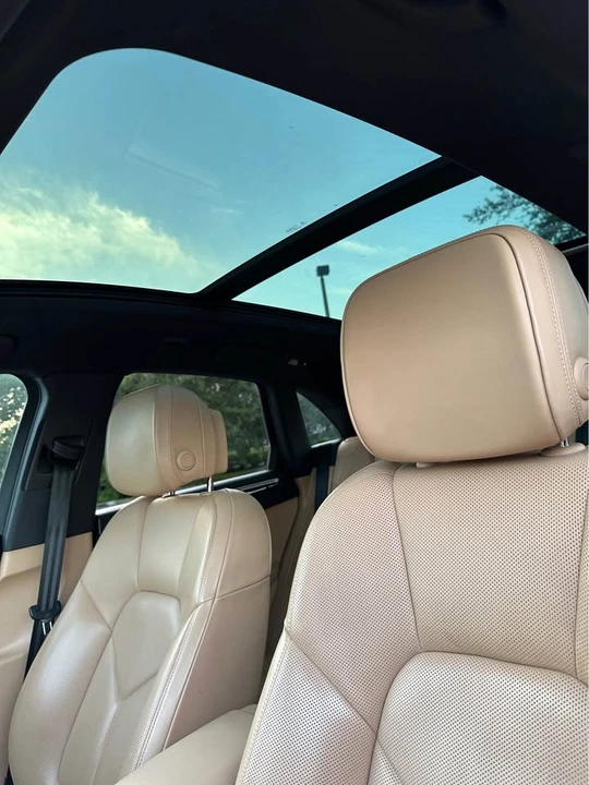 2017 Porsche Macan - Image 13 of 19