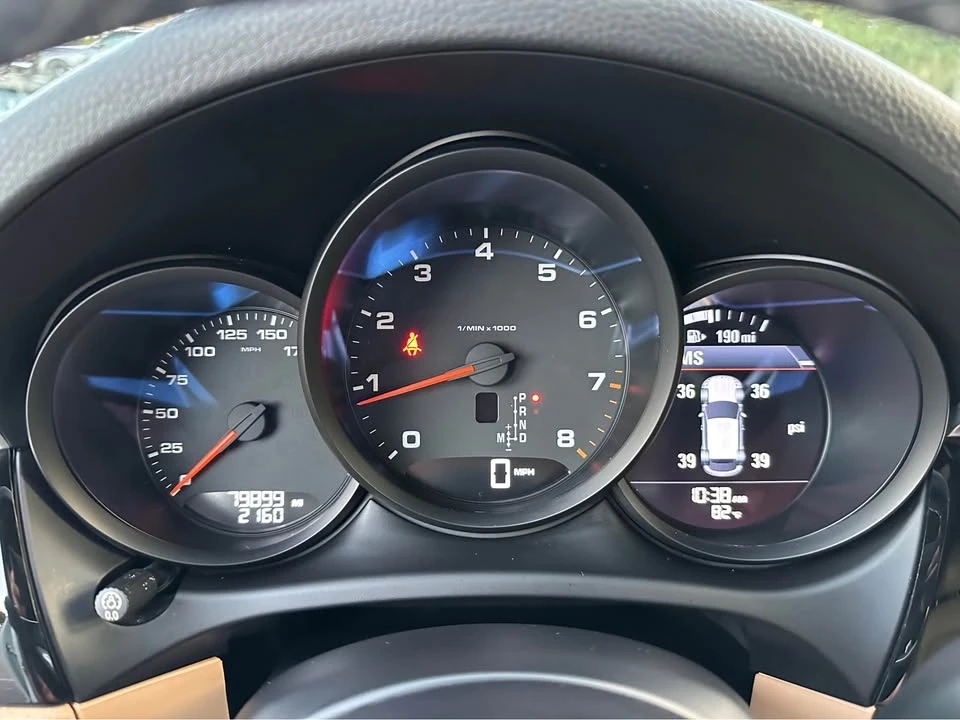 2017 Porsche Macan - Image 9 of 19