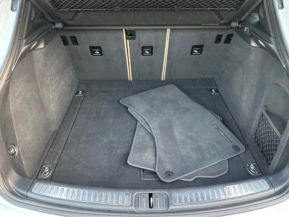 2017 Porsche Macan - Image 17 of 19