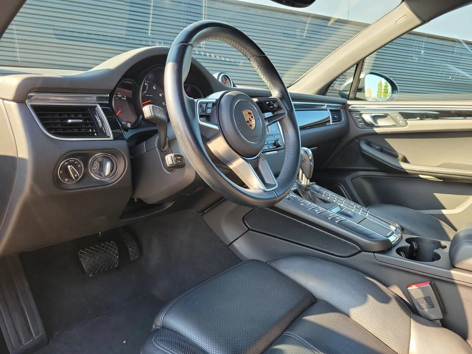 2017 Porsche Macan - Image 5 of 5