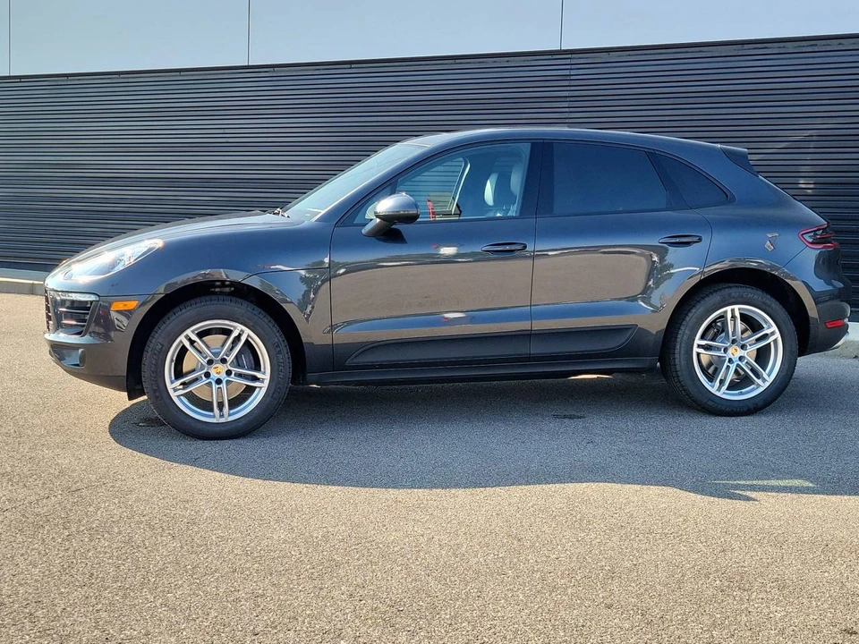 2017 Porsche Macan - Image 2 of 5