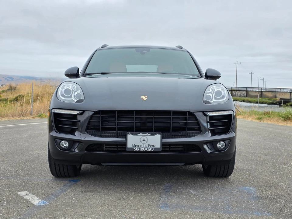 2017 Porsche Macan - Image 2 of 31