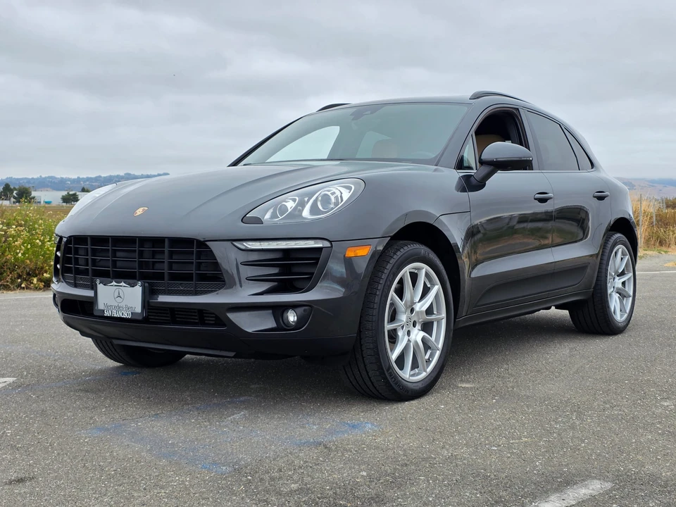 2017 Porsche Macan - Image 11 of 31