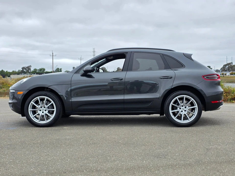 2017 Porsche Macan - Image 18 of 31