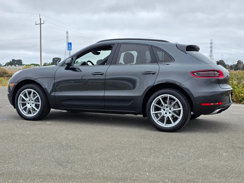 2017 Porsche Macan - Image 20 of 31