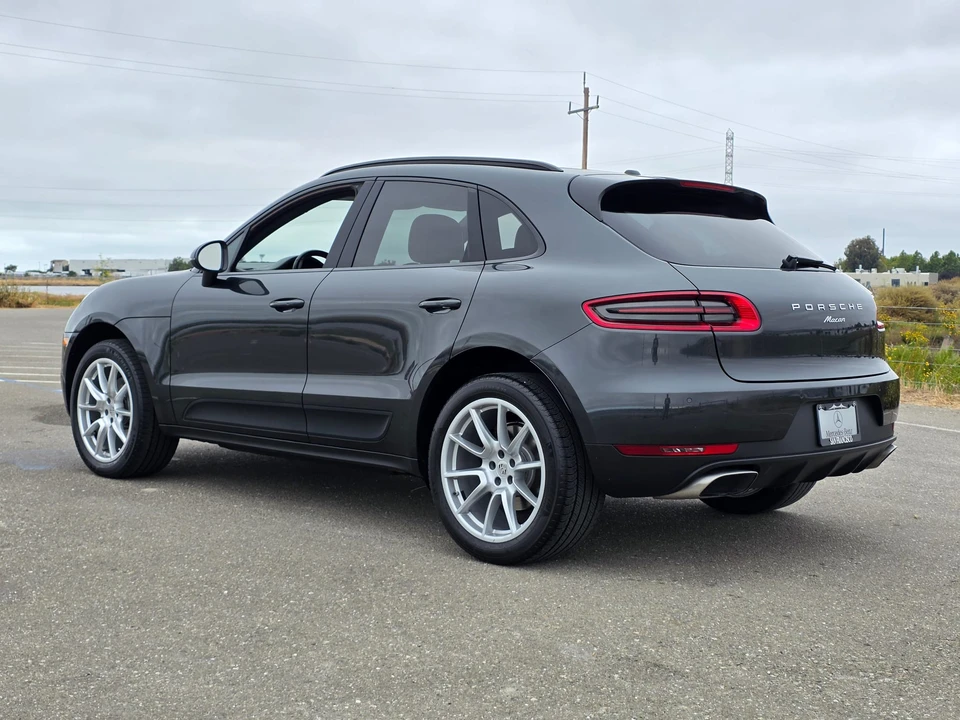 2017 Porsche Macan - Image 21 of 31