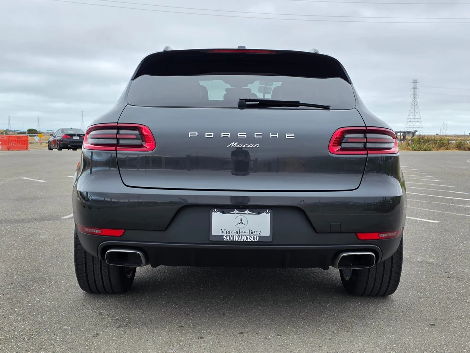 2017 Porsche Macan - Image 28 of 31