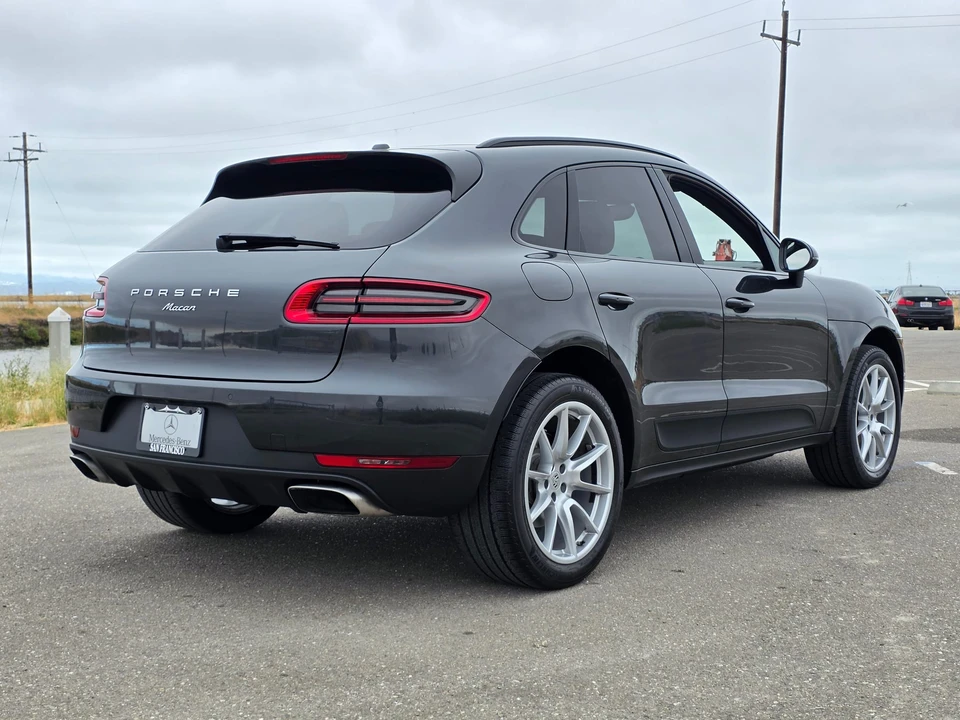 2017 Porsche Macan - Image 31 of 31