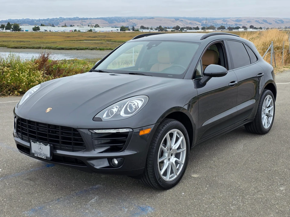 2017 Porsche Macan - Image 9 of 31