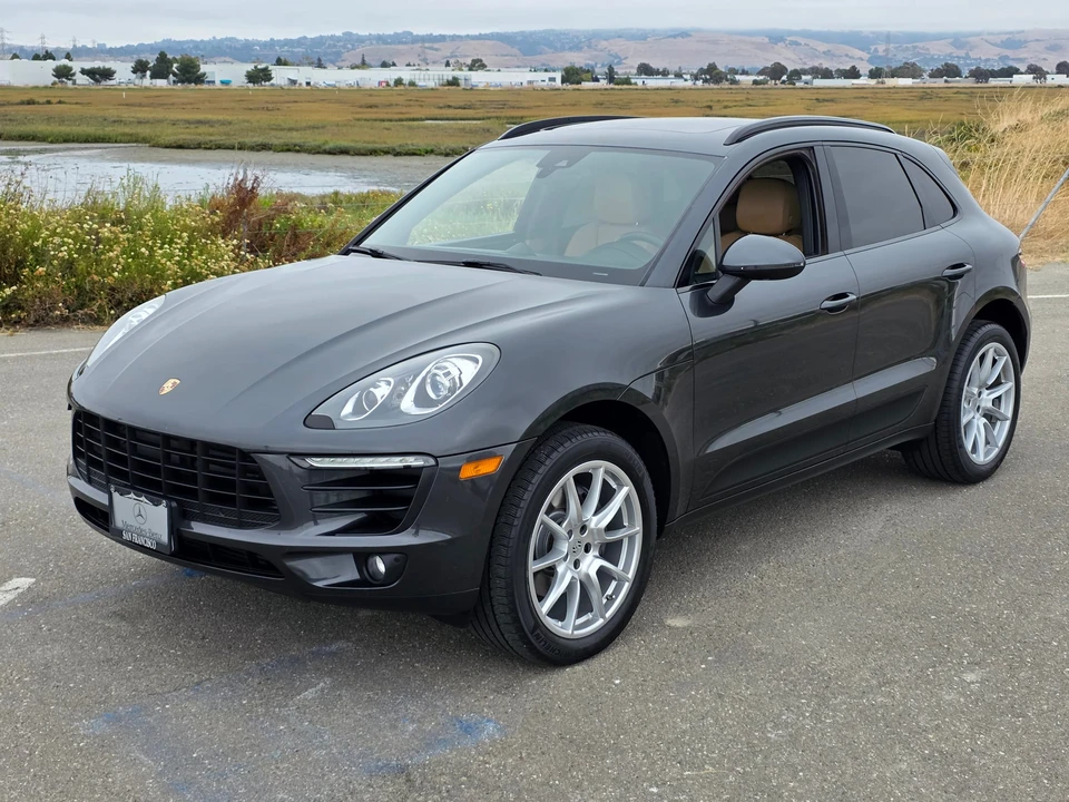 2017 Porsche Macan - Image 10 of 31