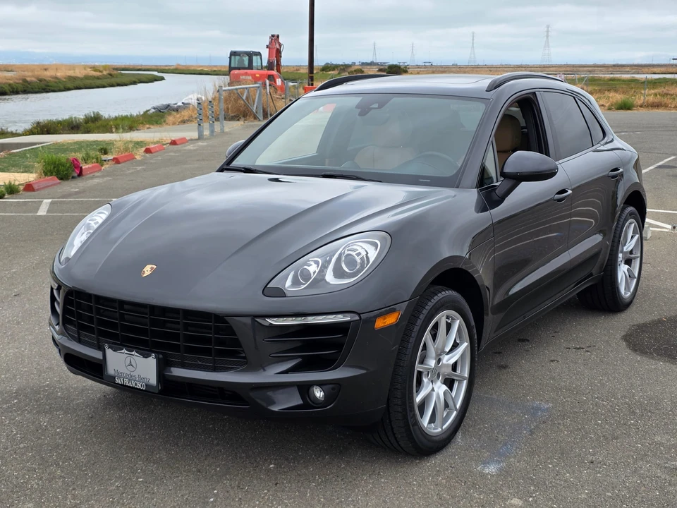 2017 Porsche Macan - Image 8 of 31