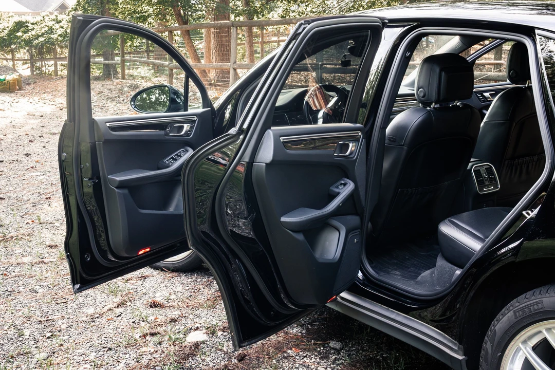 2017 Porsche Macan - Image 6 of 23