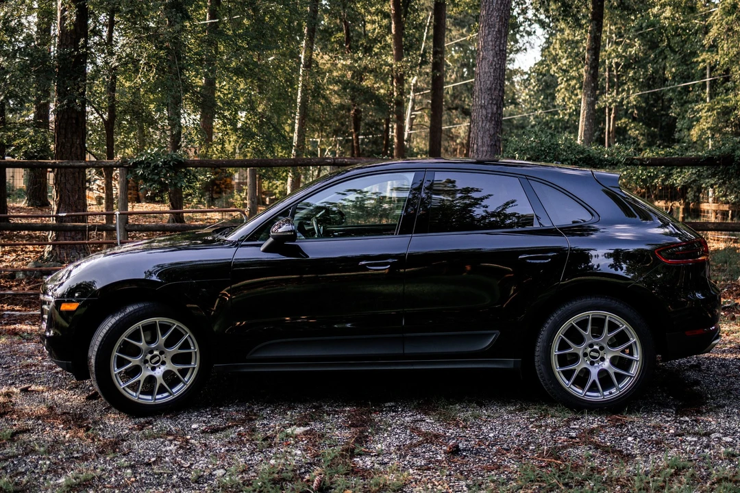 2017 Porsche Macan - Image 5 of 23